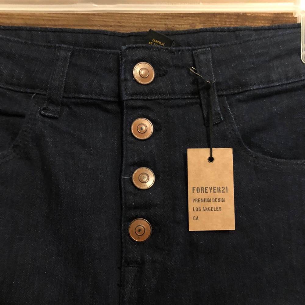 Forever 21 • High waisted dark denim jeans